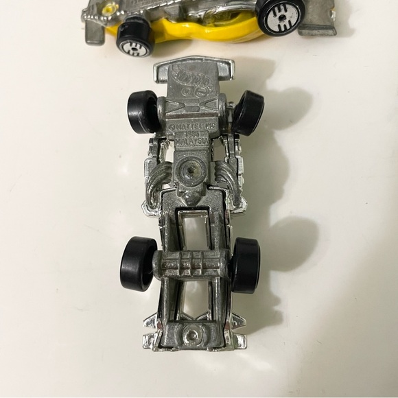 Lot of 12 Vintage Hot Wheels Diecast Cars - Picture 5 of 16